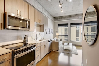 728 3rd St N Unit 402, Minneapolis, MN 55401