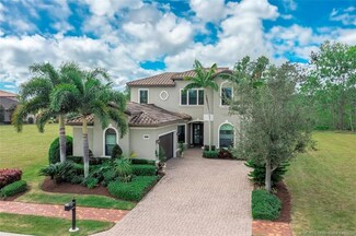 287 SE Calmo Cir, Port Saint Lucie, FL 34984
