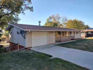 717 N 1st St, Missouri Valley, IA 51555