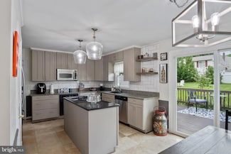 406 Beech St, Fort Washington, MD 20744