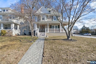 258 Clinton Place, Hackensack, NJ 07601