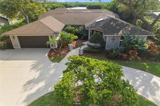 9055 Baywood Park Dr, Seminole, FL 33777