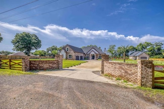 6126 E Fence Rd, Pensacola, FL 32526