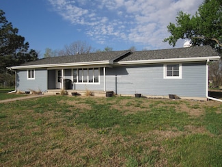 1007 N A St, Fairfield, NE 68938