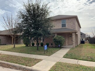 1942 Cross Oaks Dr, Lancaster, TX 75146