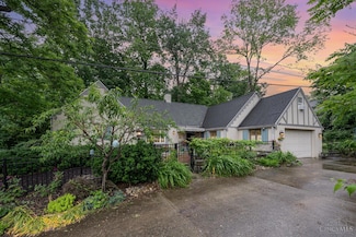 40 W Schantz Ave, Dayton, OH 45409