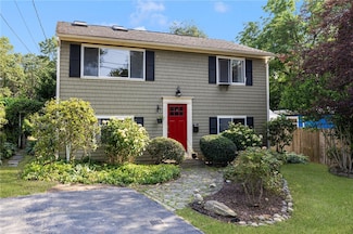 104 Conanicus Rd, Narragansett, RI 02882