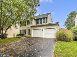 4 Village Green Ct, Germantown, MD 20876