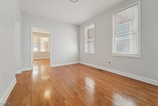 92 Warner Ave, Jersey City, NJ 07305