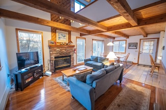 12 Lilla Ln, Wilmington, VT 05363