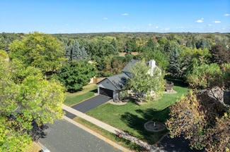 18863 Broadmoore Dr, Eden Prairie, MN 55346