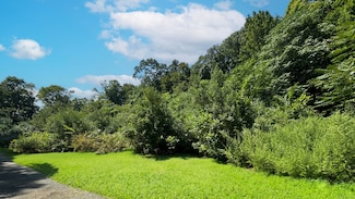 379 Brushy Plain Rd, Branford, CT 06405
