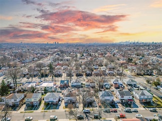 50-22 201st St, Oakland Gardens, NY 11364