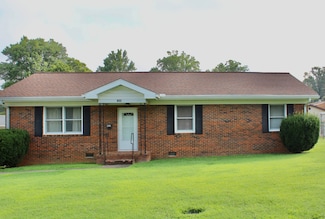 405 E Young St, Morganfield, KY 42437