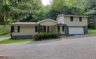 811 W Garrett Rd, Garrett, KY 41630