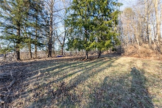 115 Day Lily Ln, Warrendale, PA 15086