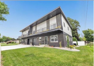 1751 S Oneida St, Green Bay, WI 54304