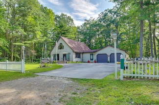 4170 Grant Dr, Lewiston, MI 49756