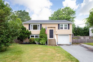 98 Ellery Ave, Middletown, RI 02842