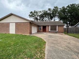 1911 Willow Bend Dr, Wharton, TX 77488