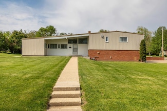 30 Elmer St, Platteville, WI 53818