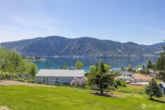 241 Lakeshore Dr, Manson, WA 98831