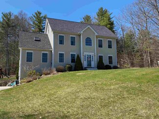 24 Revolutionary Ln, Nottingham, NH 03290