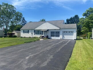 211 Vanida Dr, Camillus, NY 13031