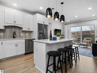 708 Randolph St Unit 206, Traverse City, MI 49684