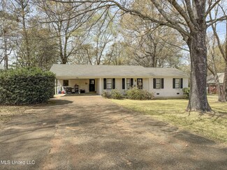 207 Vick St, Batesville, MS 38606