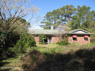 177 Beards Creek Dr, Arapahoe, NC 28510