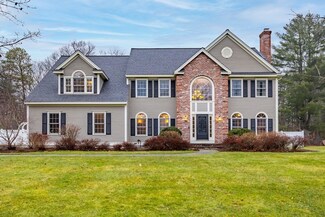 15 Copeland Dr, Bedford, MA 01730