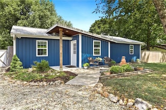 106 Jenkins Rd, Prairie Grove, AR 72753