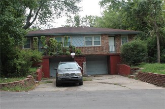 10501 E 8th St S, Independence, MO 64053