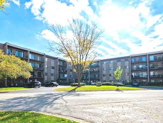 725 W Huntington Commons Rd Unit 416, Mount Prospect, IL 60056