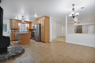 20043 Sylvia Ln, Redding, CA 96002