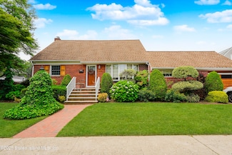210 Lincoln Ave, Staten Island, NY 10306