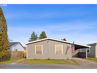 301 E Columbia Dr Unit 16, Newberg, OR 97132