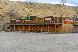 214 Yellowstone Ave, Cody, WY 82414