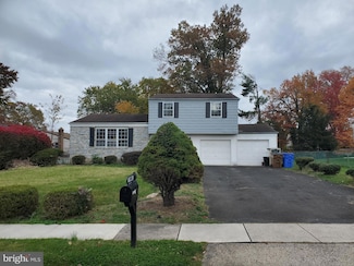 5950 Griscomb Dr, Bensalem, PA 19020