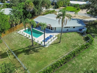 5224 Carmilfra Dr, Sarasota, FL 34231
