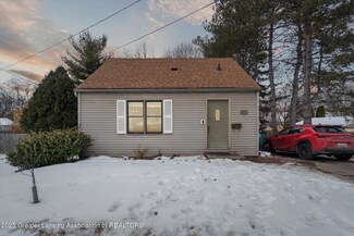 631 N Hagadorn Rd, East Lansing, MI 48823