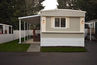 202 Chestnut Ln, Grants Pass, OR 97526