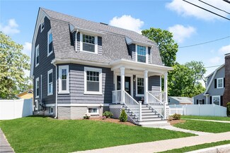 33 Bourne Ave, Rumford, RI 02916