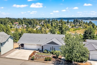 1172 Daniels Ave, Bremerton, WA 98312