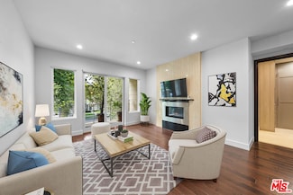 1318 Roxbury Dr Unit 215, Los Angeles, CA 90035