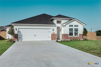 203 Beacon Ln, Victoria, TX 77904