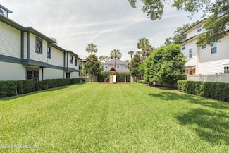 359 8th St, Atlantic Beach, FL 32233