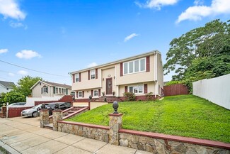 44 Judson St, Fall River, MA 02721