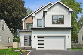44 N Ashby Ave, Livingston, NJ 07039